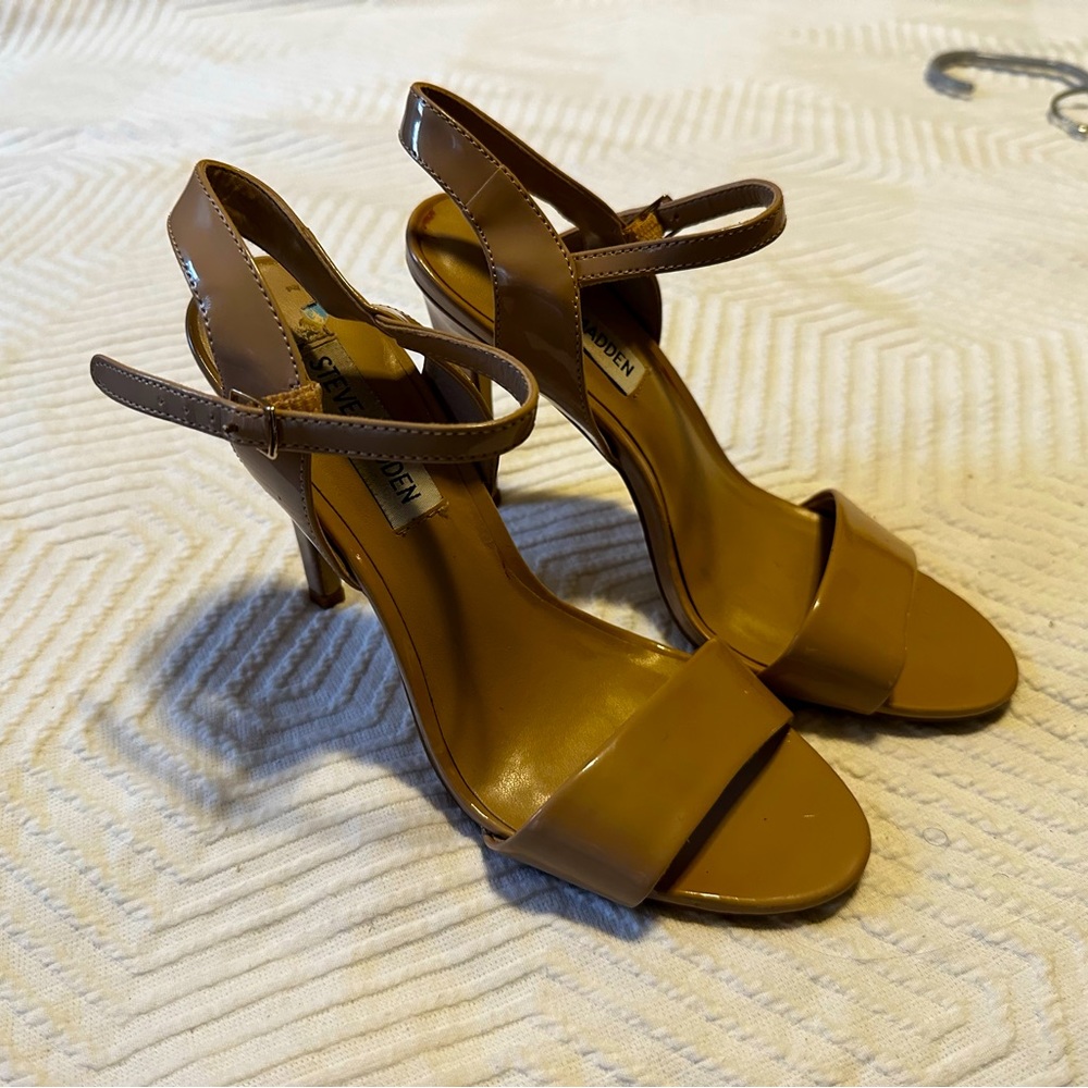 Steve Madden Shoes size 6.5 tan/neutral